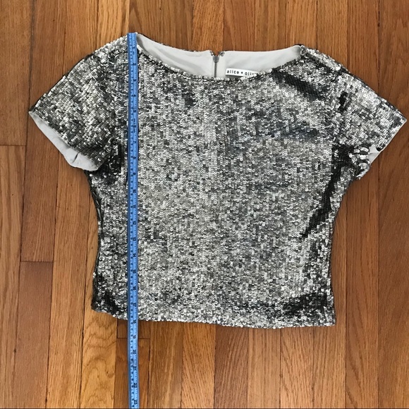 🚨Alice + Olivia Sarita Gold Sequin Crop Top🚨 - Picture 2 of 8